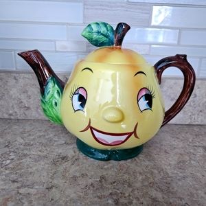 PY Miyao Anthropomorphic Pear Tea Pot